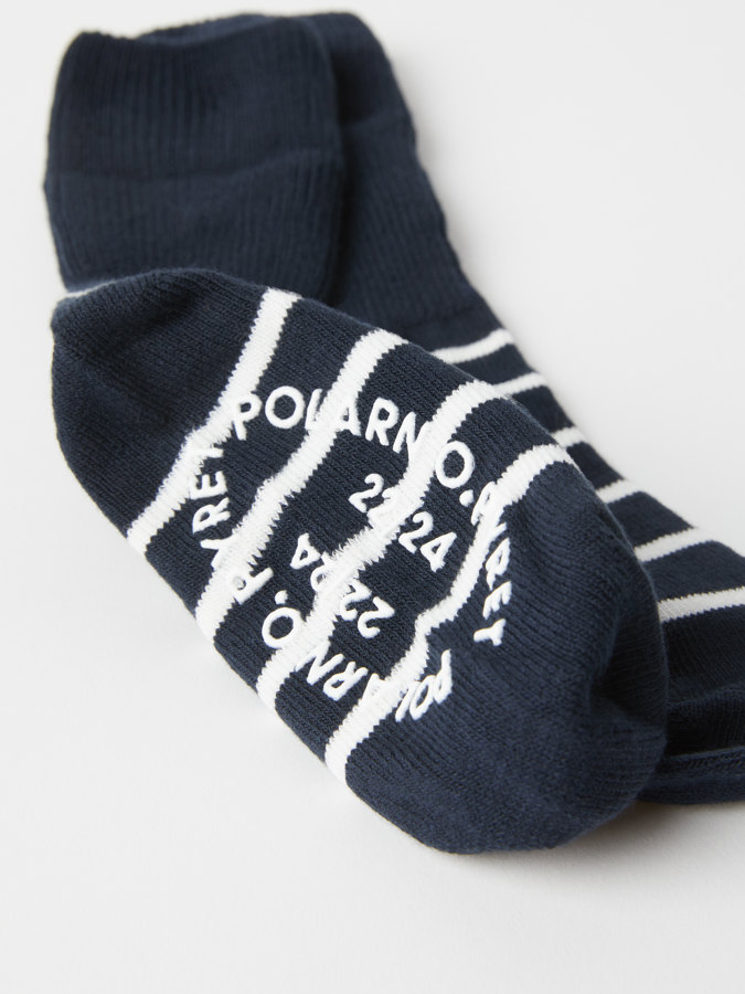 2-pack of anti-slip socks