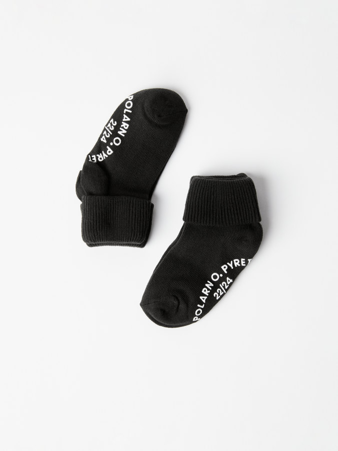 2-pack of anti-slip socks
