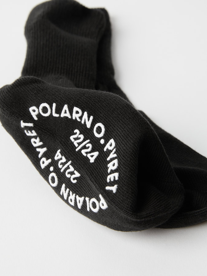 2-pack of anti-slip socks