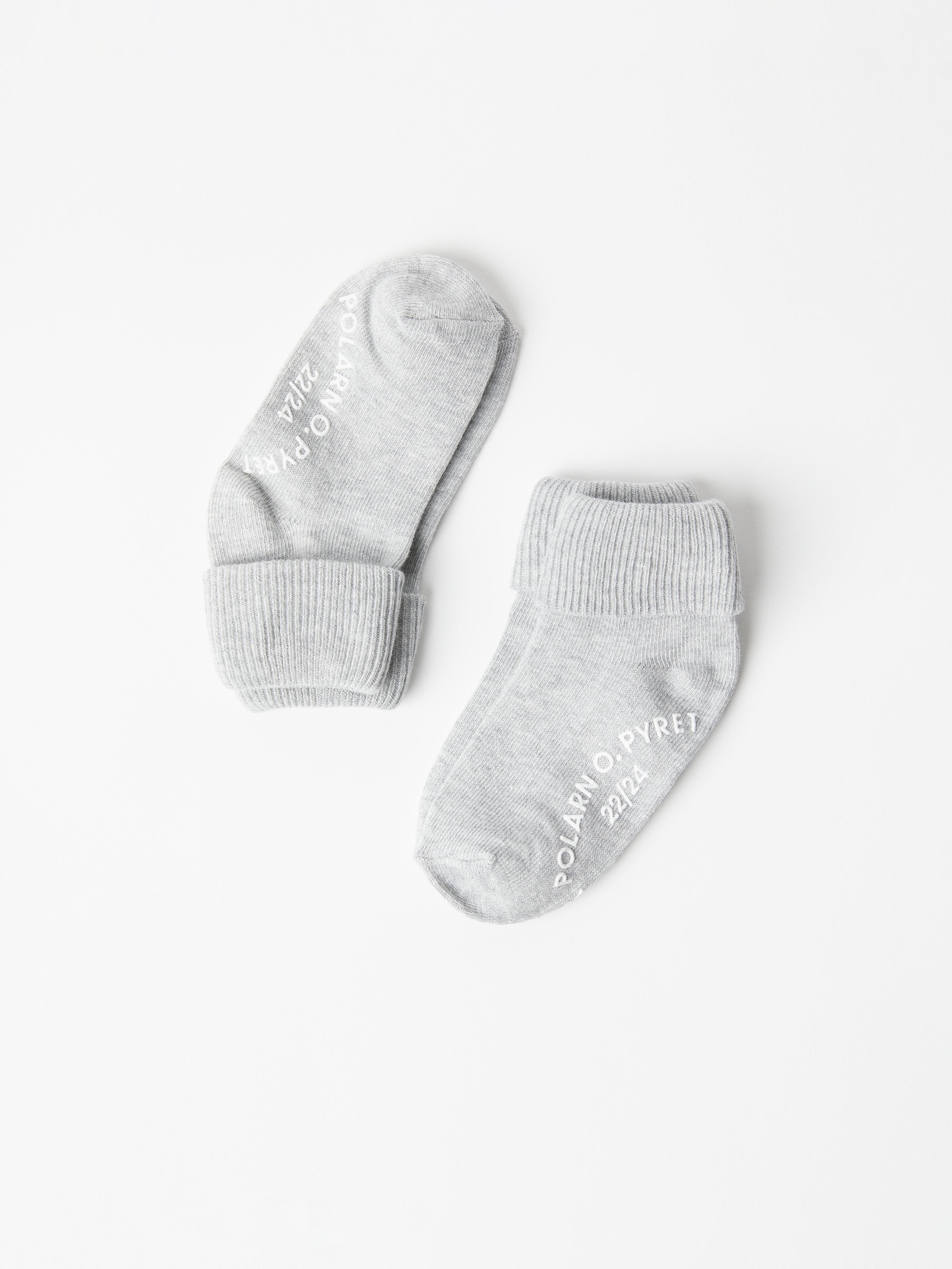 2-pack of anti-slip socks