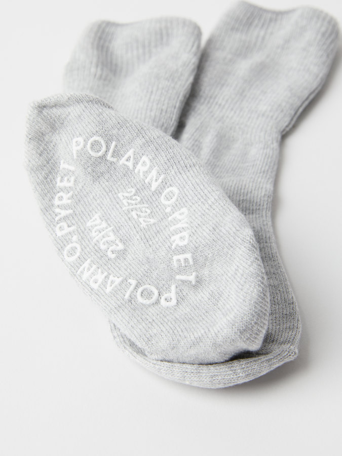 2-pack of anti-slip socks