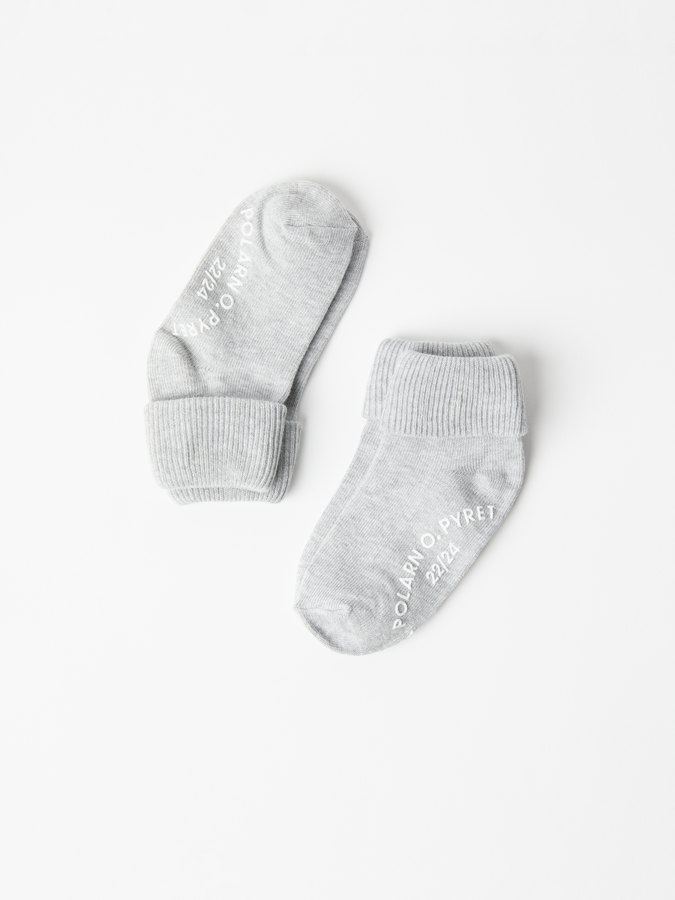 2-pack of anti-slip socks
