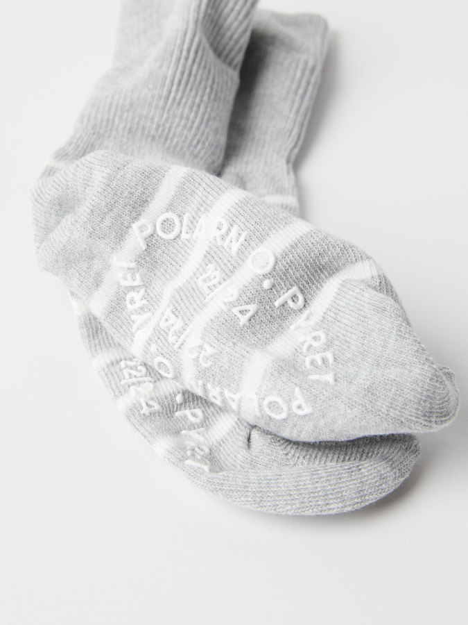 2-pack of anti-slip socks