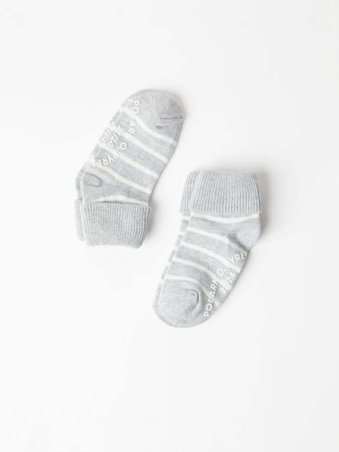 2-pack of anti-slip socks