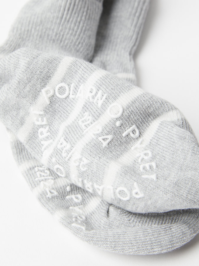2-pack of anti-slip socks