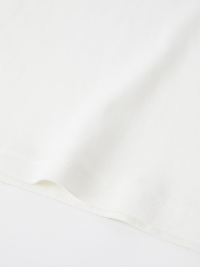 Long-sleeved top