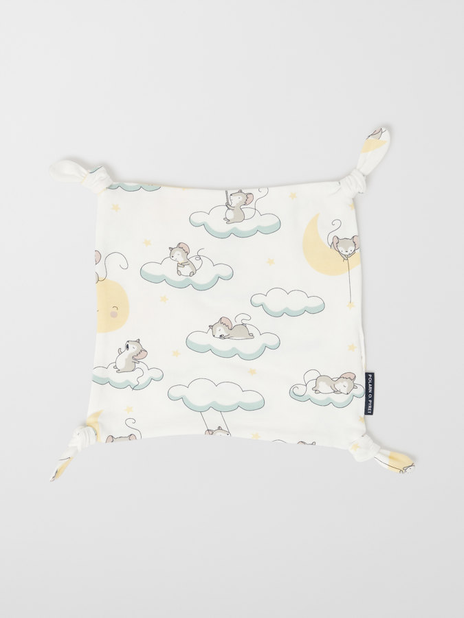 Comfort blanket with clouds