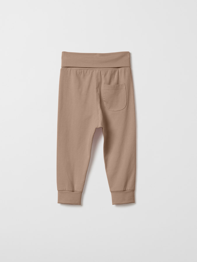 Solid color pants with fold-down cuffs