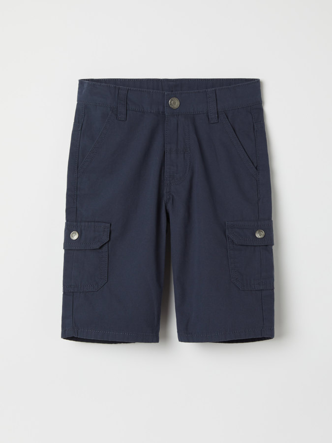 Woven cargo shorts in solid color