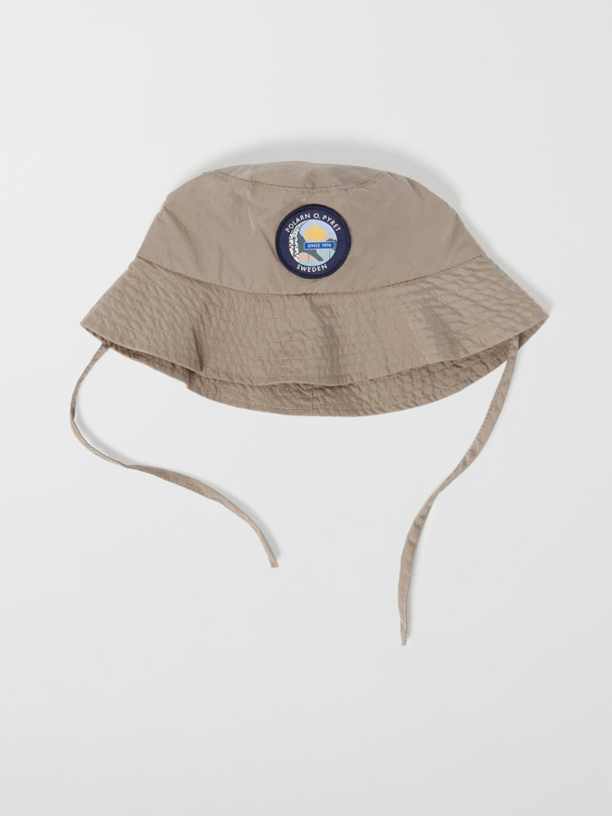 Bucket hat in solid color