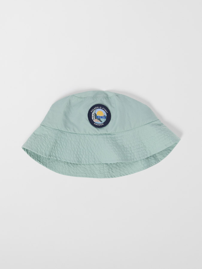 Bucket hat in solid color