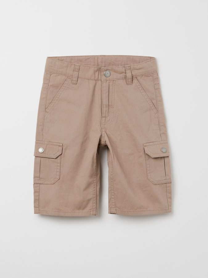 Woven cargo shorts in solid color