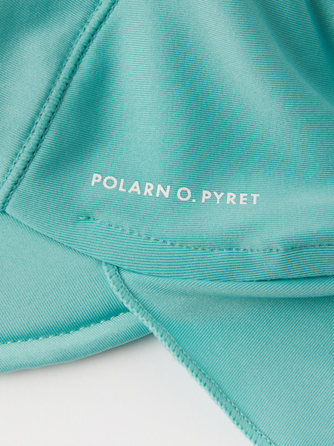 UV cap with neck protection in solid color