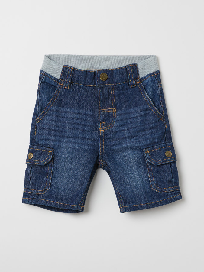 Woven cargo shorts in solid color