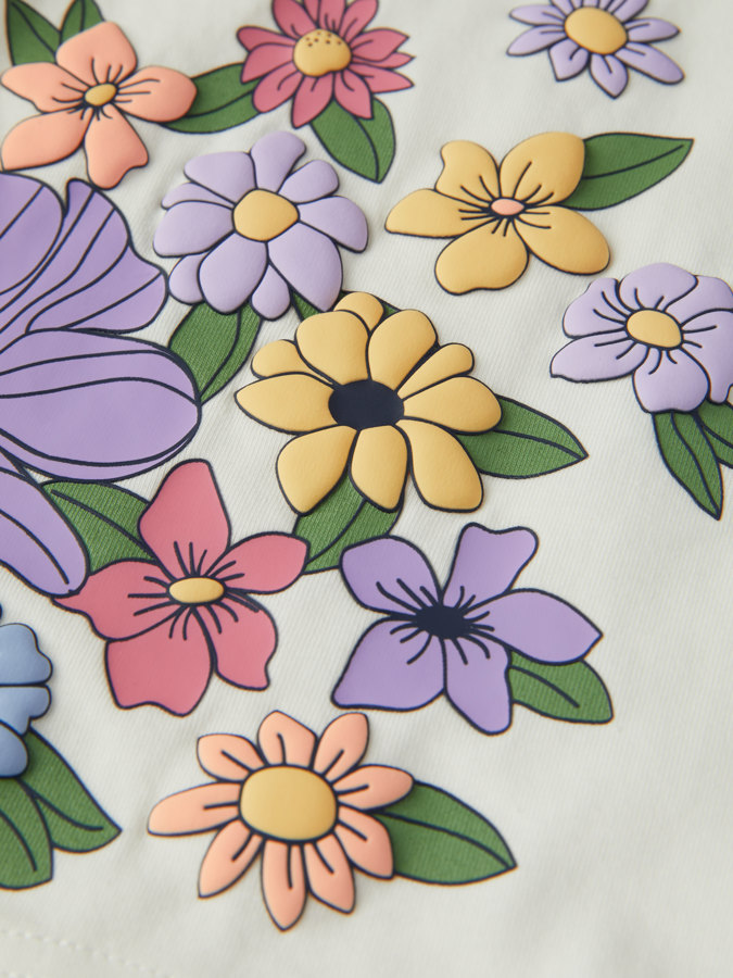 T-shirt with flowers