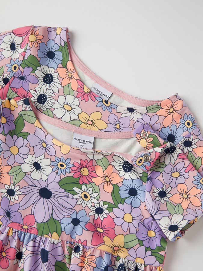 Short-sleeved floral twirl dress