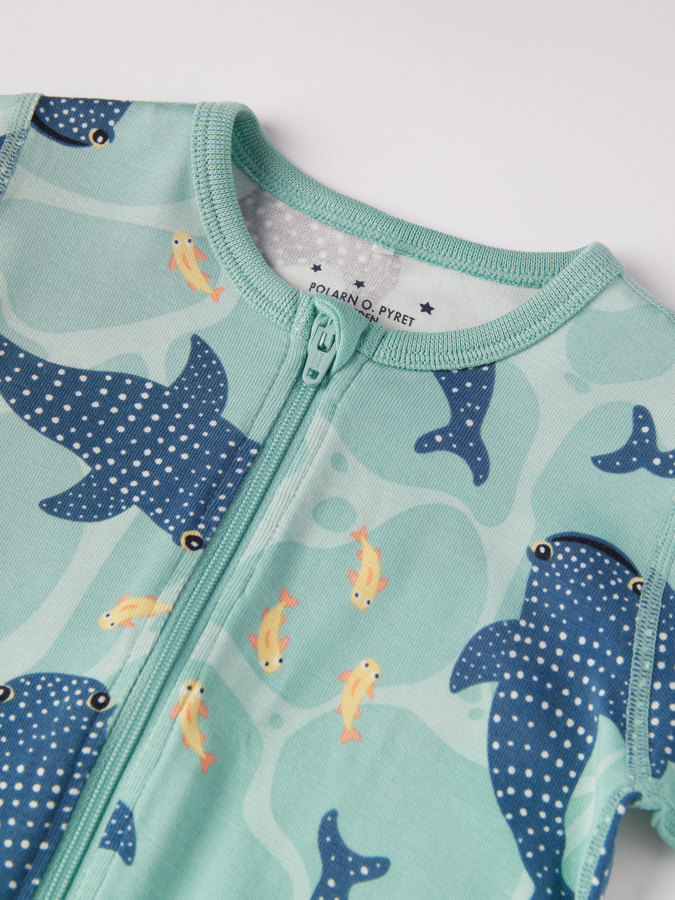 Short-sleeved sleepsuit with whale print