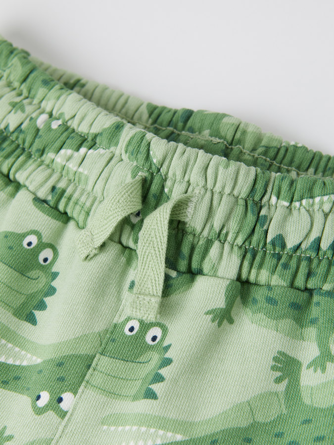Sweatshorts with crocodile print