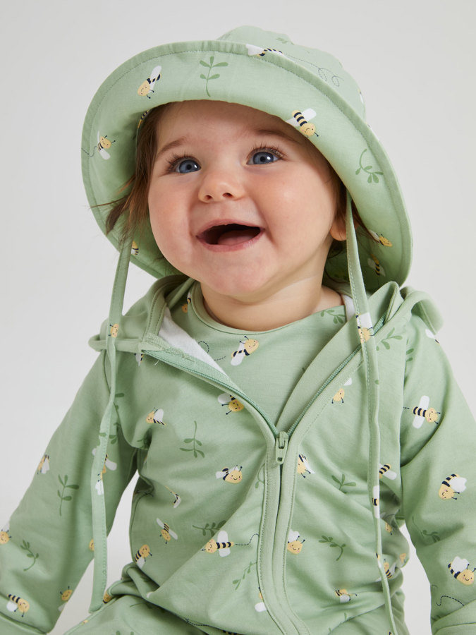 Sun hat with bee print Sun hat with bee print