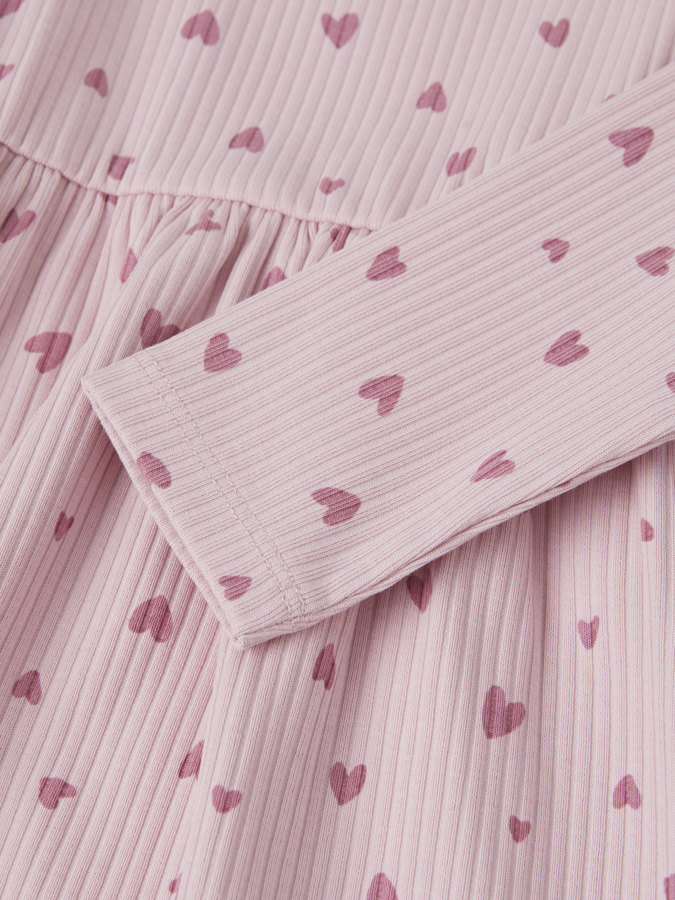 Ribbed dress with heart print