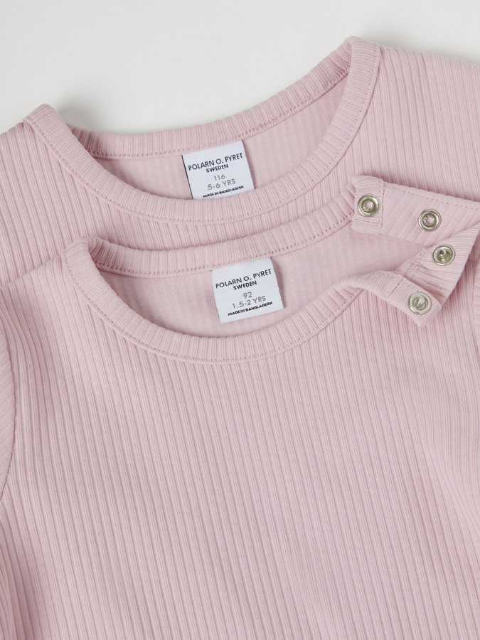 Solid color, ribbed top