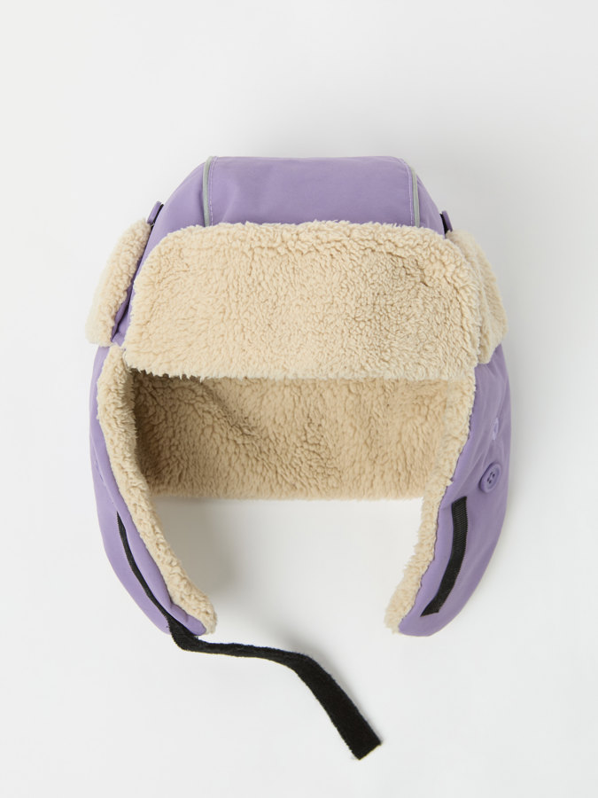 Waterproof hat with pile lining