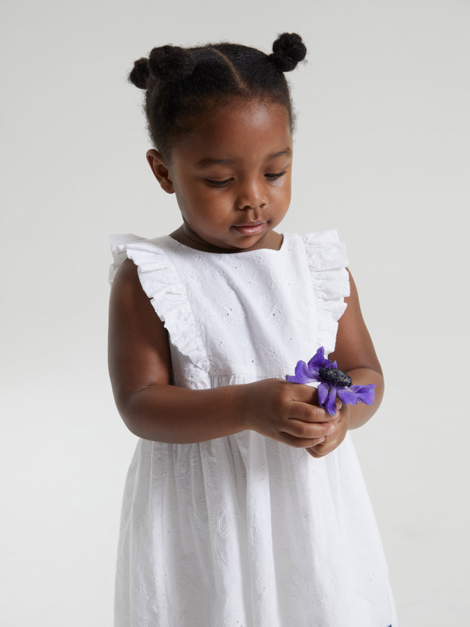 Solid color dress with ruffle