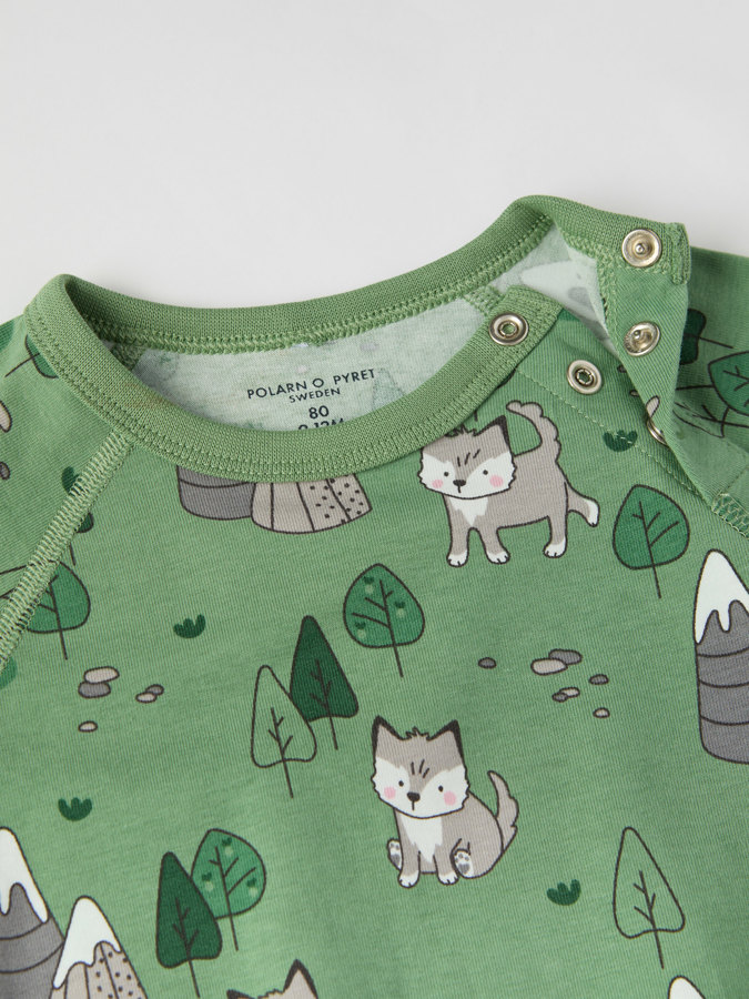 Extendable babygrow with wolves