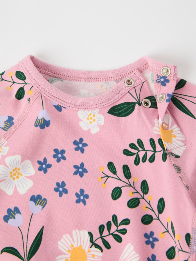 Extendable floral babygrow
