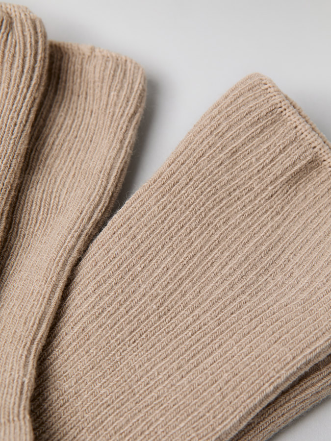 2-pack of solid color anti-slip socks
