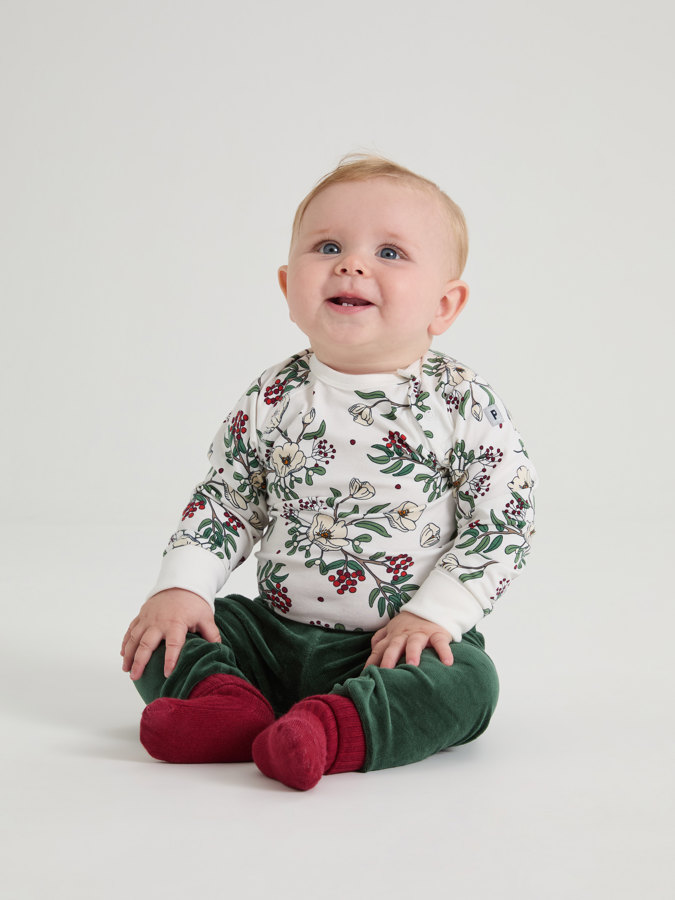 Extendable floral babygrow