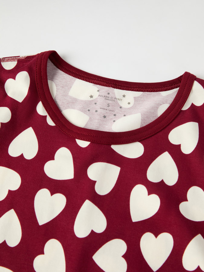 Adult nightgown with heart print