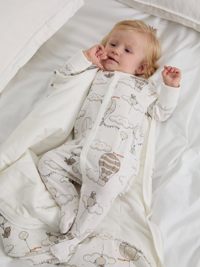 sleepsuit with air balloon print