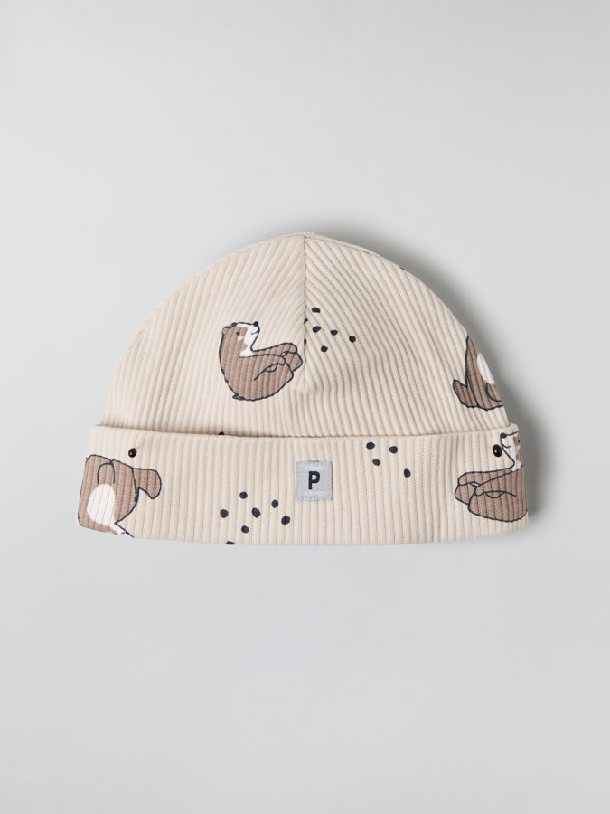 Beanie with bear print Beanie with bear print