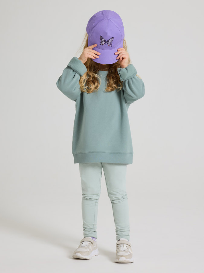 Cap with appliqué