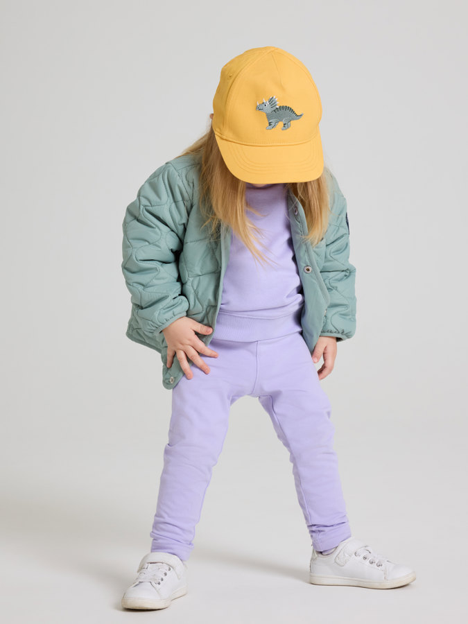 Cap with appliqué