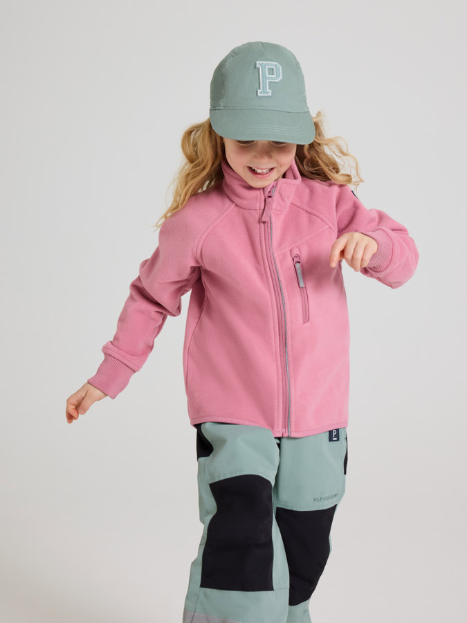 Cap with "P" appliqué