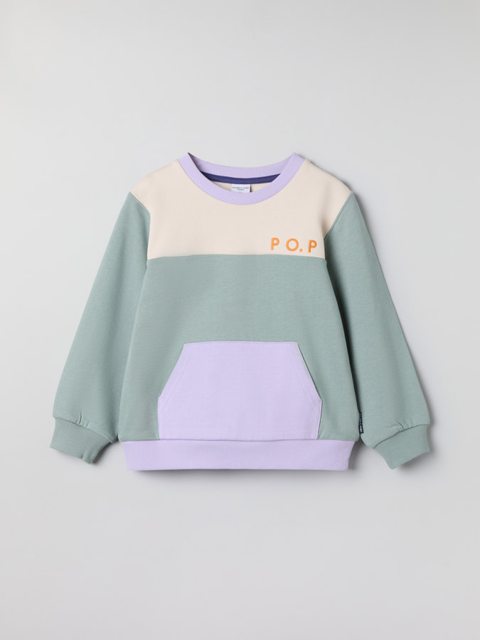Sweatshirt with pocket