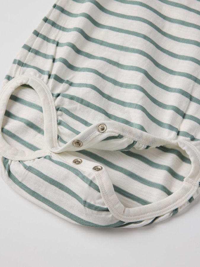Set comprising striped babygrow and shorts