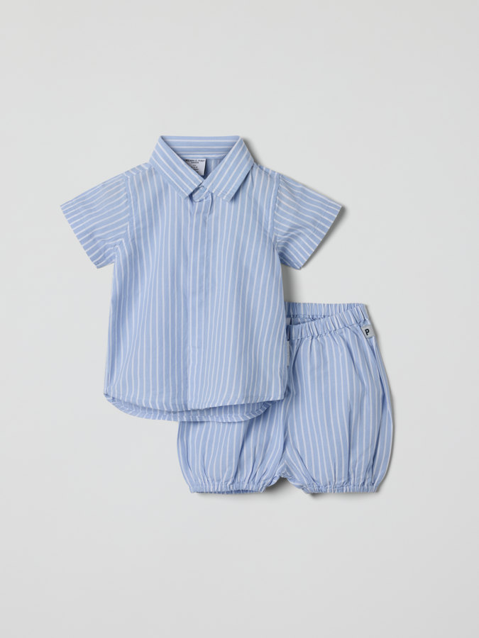 Set comprising shirt and shorts Set comprising shirt and shorts