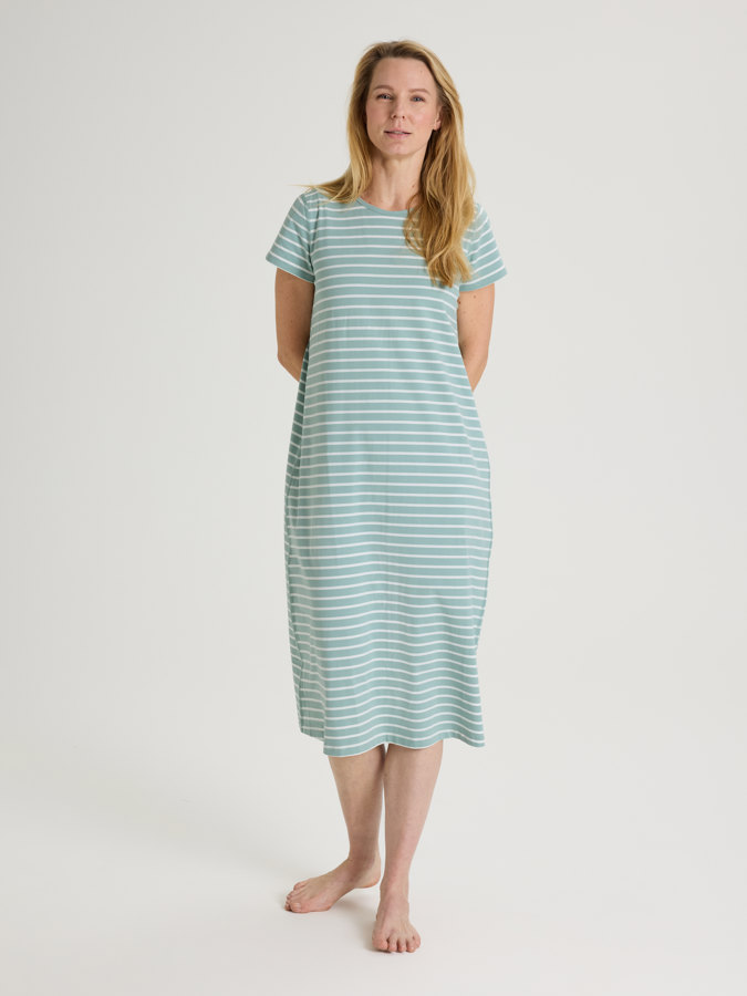 Striped short-sleeved nightgown for adult
