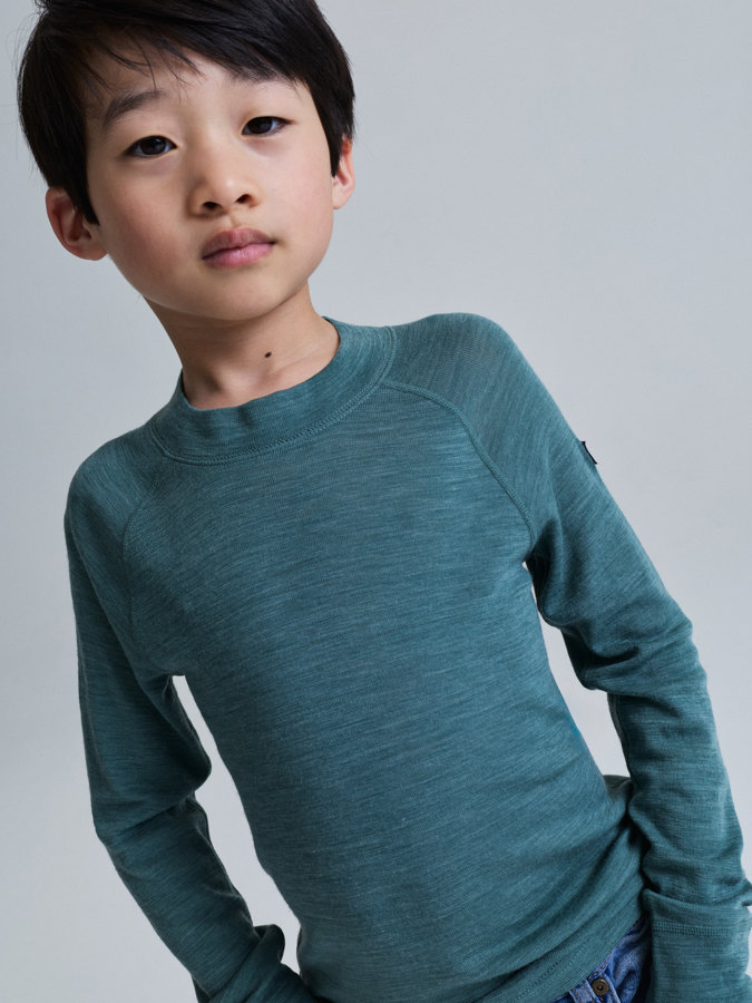 Long-sleeve base layer top merino wool