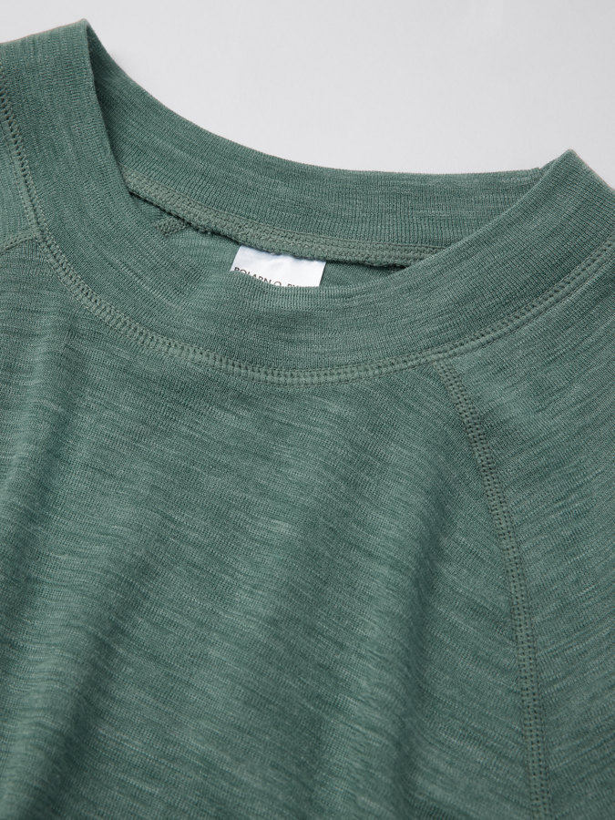 Base layer top in merino wool for adult