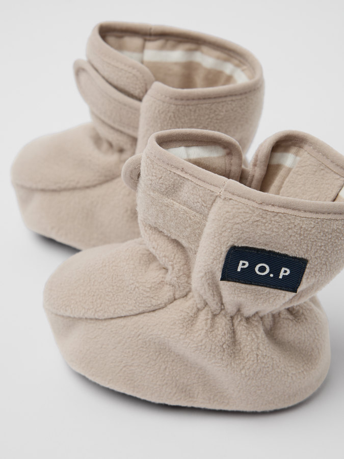 Windproof fleece booties for baby