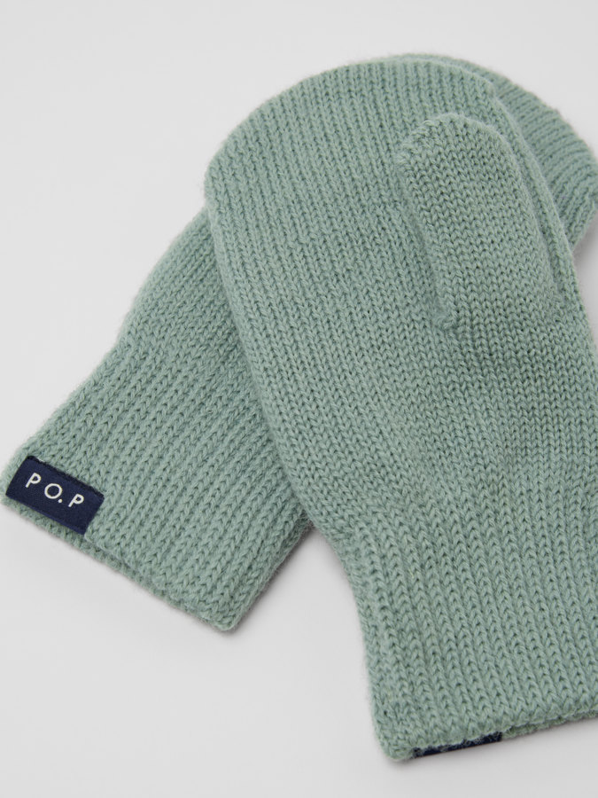 Double-knit mittens in merino wool