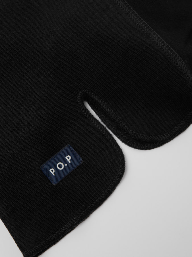 Solid color balaclava in merino wool