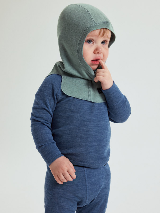Solid color balaclava in merino wool