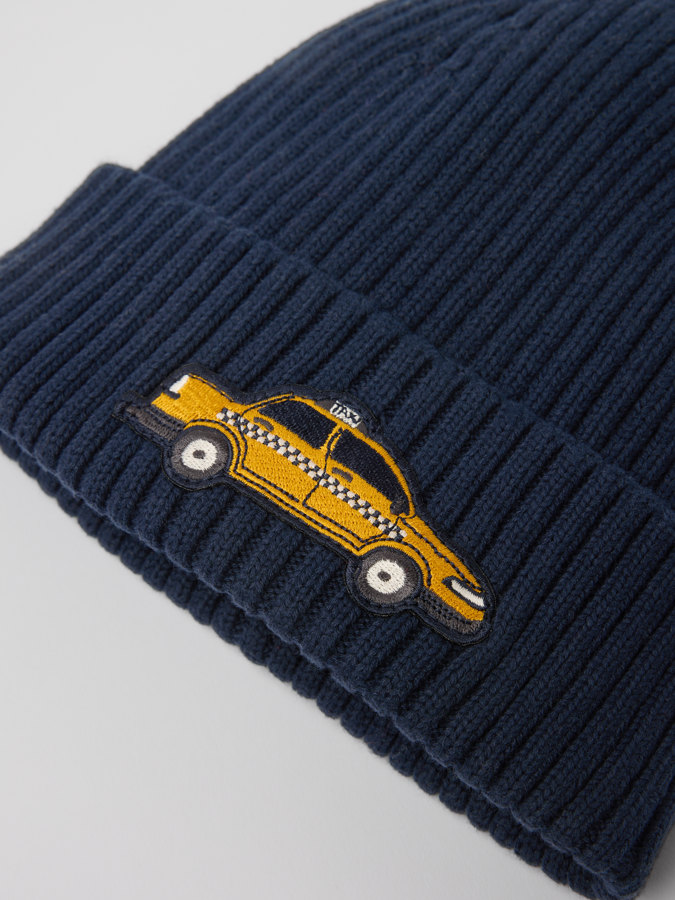 Ribbed beanie with appliqué