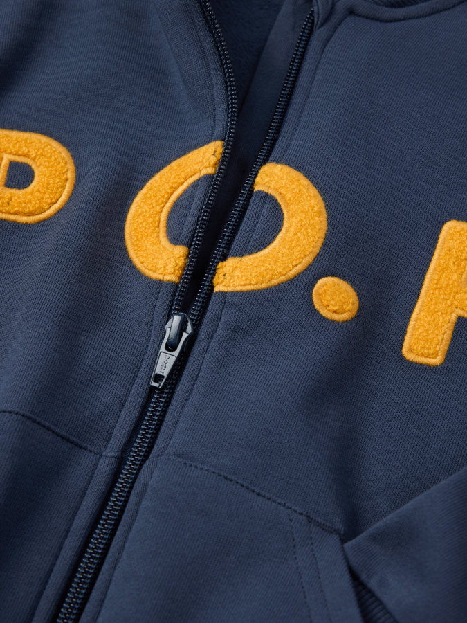 Hoodie with pouch pocket