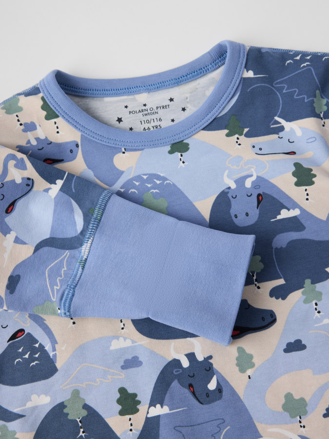 pyjamas with dragon print
